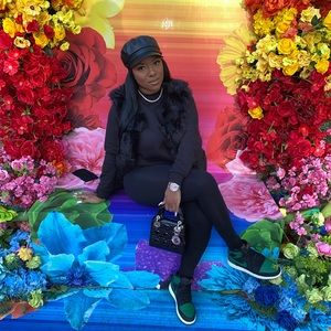 Meet your Posher, Cee